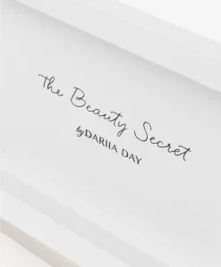 By Dariia Day Mulberry Zijden Kussensloop - Powder White -Kleding Series Winkel 05f80f53 f720 4863 99e6 2b12276b539b scaled