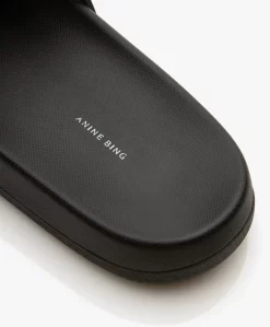 Anine Bing Isla Monogram Logo Slippers - Zwart -Kleding Series Winkel 0795e3ed 82c5 41b2 88d4 0ea0efdab3fd 03 scaled