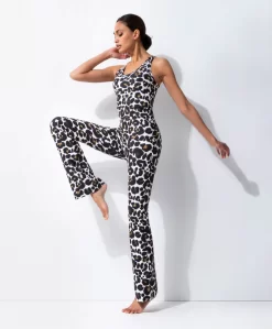 Deblon Sports Celine Flared Legging - Leopard Off-White -Kleding Series Winkel 0f4d4001 0336 4d93 a612 15fb8ace55c8 01 scaled