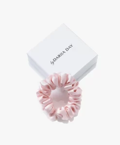 By Dariia Day Mulberry Zijden Scrunchie Small - Blush Pink