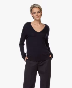 Joseph Merino Wollen V-Hals Trui - Navy -Kleding Series Winkel 200220 4f111728 76ae 419d 9690 a7478b320df2 scaled