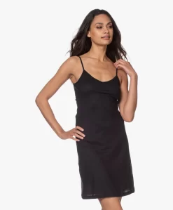 Hanro Ultralight Onderjurk - Zwart 20 Hanro Ultralight Onderjurk - Zwart -Kleding Series Winkel 200611 2bbda8c5 b4f6 4b1c 86bb 4b7e9ee2ded1 scaled