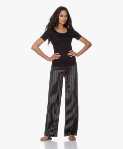 Hanro Soft Touch Modal T-Shirt - Zwart 21 Hanro Soft Touch Modal T-Shirt - Zwart -Kleding Series Winkel 200611 858abdce 124e 4c4b b6d1 3dc56b5fddc6 scaled