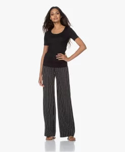 Hanro Soft Touch Modal T-Shirt - Zwart 22 Hanro Soft Touch Modal T-Shirt - Zwart -Kleding Series Winkel 200611 d8b1fb99 2b47 4707 bca6 b0a86c0d8c1a scaled