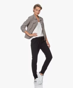 Japantky Leiko Slim-Fit Jersey Broek - Zwart -Kleding Series Winkel 200618 e52039e2 c39c 49cf 8f0b 8855b7c761c3 scaled