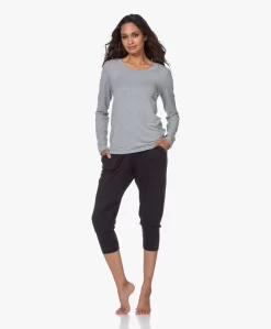 Hanro Modal Yoga Longsleeve - Grit Melange -Kleding Series Winkel 200623 ca737c79 4a83 4113 b79d 8c055ca46a4b scaled