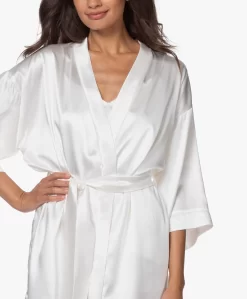 By Dariia Day Mulberry Zijden Kimono - Powder White -Kleding Series Winkel 200707 391e368a f9cb 434c 8afa d2188b9f578e scaled