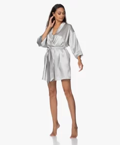 By Dariia Day Mulberry Zijden Short - Zilvergrijs -Kleding Series Winkel 200707 51842126 5916 45d7 9b2c 0623320c1f2b scaled