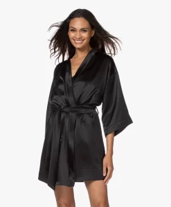 By Dariia Day Mulberry Zijden Kimono - Midnight Black -Kleding Series Winkel 200707 7f25b0c5 695a 40da bfac 3d86164294ba scaled