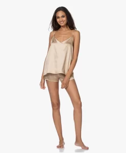 By Dariia Day Mulberry Zijden Short - French Beige -Kleding Series Winkel 200707 9d8bd101 73f9 4717 ada8 4b8a7265e361 scaled