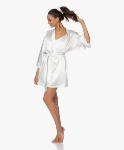 By Dariia Day Mulberry Zijden Scrunchie Medium - Powder White 13 By Dariia Day Mulberry Zijden Scrunchie Medium - Powder White -Kleding Series Winkel 200707 bb7ca681 01c1 4428 9784 191525bd348d 18 scaled