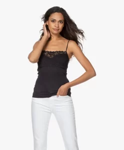 Hanro Katoenen Moments Spaghetti Top - Zwart 15 Hanro Katoenen Moments Spaghetti Top - Zwart -Kleding Series Winkel 200715 82e94a22 a163 4a46 9937 f94502246c73 scaled