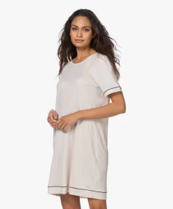 Hanro Natural Comfort Tencel Nachthemd - Almond -Kleding Series Winkel 201105 08730d5a 4ed9 496d 9d3d 52a14e8cbb2c scaled