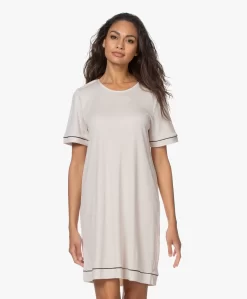 Hanro Natural Comfort Tencel Nachthemd - Almond -Kleding Series Winkel 201105 3d930223 f4a7 409d 9ae6 e6bd6fd684ff scaled