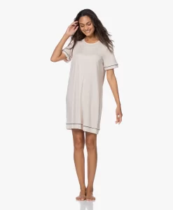 Hanro Natural Comfort Tencel Nachthemd - Almond -Kleding Series Winkel 201105 ecc2a049 0910 4266 a452 1573d4fe2cb5 scaled