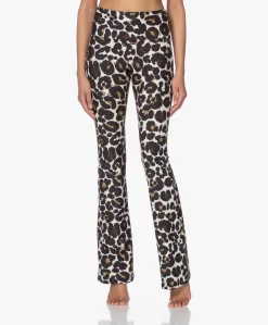 Deblon Sports Celine Flared Legging - Leopard Off-White -Kleding Series Winkel 210107 3dac200c 08d1 4fd5 968b a0ea302c846a scaled