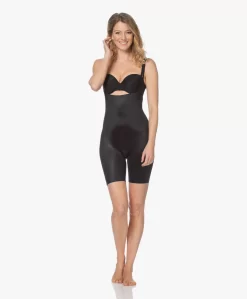 Spanx® Thinstincts 2.0 Open-Bust Mid-Thigh Body - Zwart 21 Spanx® Thinstincts 2.0 Open-Bust Mid-Thigh Body - Zwart -Kleding Series Winkel 210325 1a09c660 d378 47ce 8da0 93515917096e scaled
