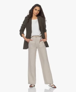 Atp Atelier Allai Leren Slippers - Ice White/Zwart -Kleding Series Winkel 210414 36f9c529 fddf 4db2 aa70 143bf35b93f9 scaled