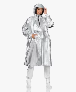 Maium Waterdichte Poncho - Zilver -Kleding Series Winkel 210715 98db1114 1db6 4fbb b401 b3afc1573e63 scaled