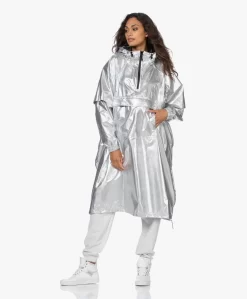 Maium Waterdichte Poncho - Zilver -Kleding Series Winkel 210715 b8973c6c 1a96 436b 82ac f8e2e6c5d14a scaled