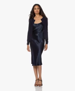 Vince Crush Satijnen Midi Rok - Coast Blue -Kleding Series Winkel 210722 b41753c7 1040 4ed1 b2b6 36412b6157fe scaled