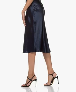 Vince Crush Satijnen Midi Rok - Coast Blue -Kleding Series Winkel 210722 d905649b 83d5 4299 8e37 59e0f398f8a1 scaled