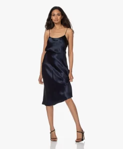 Vince Crush Satijnen Midi Rok - Coast Blue -Kleding Series Winkel 210722 ea458099 9a18 4178 91a0 653747ae6ab4 scaled