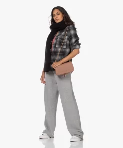 Extreme Cashmere N°104 Loose-Fit Cashmere Broek - Grijs -Kleding Series Winkel 210817 875f756b 6e6c 49ae ae00 ca01524c46d8 scaled