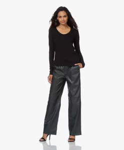 American Vintage Jacksonville Slub Longsleeve - Zwart 25 American Vintage Jacksonville Slub Longsleeve - Zwart -Kleding Series Winkel 210906 048b9726 bd16 418f 91a7 de10fa920413 scaled