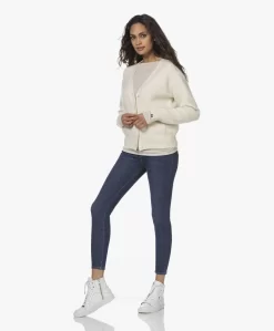 Extreme Cashmere N°81 Card Cashmere Vest - Cream -Kleding Series Winkel 210929 e5154ce8 819f 4041 8fe9 bc88f194151f scaled