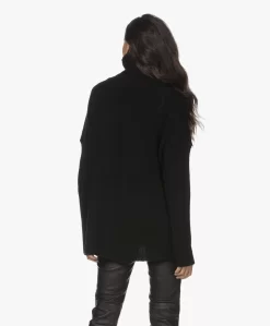 Zadig & Voltaire Alma Rock Merino Trui - Zwart -Kleding Series Winkel 210930 396d0c01 9739 42dd 8443 29f266552ce2 scaled