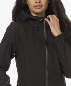 Ilse Jacobsen Rain37L Lange Softshell Regenjas - Zwart 24 Ilse Jacobsen Rain37L Lange Softshell Regenjas - Zwart -Kleding Series Winkel 211028 164149f2 9bbf 48ae b775 cb014c923980 scaled