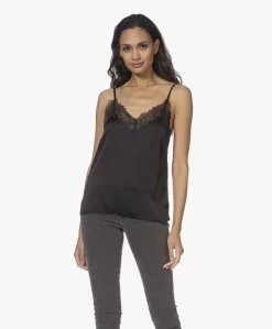 Love Stories Camelia Crush Satijnen Camisole - Zwart -Kleding Series Winkel 211109 2b523408 dbfb 478c a773 03d21d2d434c scaled