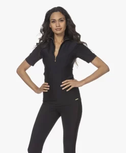 Deblon Sports Rosy Bee T-Shirt Met Rits - Zwart -Kleding Series Winkel 211116 350c084a 2220 4a17 97ed 02f0f0047bb9 scaled