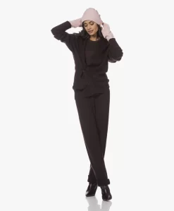 Extreme Cashmere N°14 Cashmeremix Polswarmers - Blossom -Kleding Series Winkel 211118 d9f5275c 7beb 43f7 b306 b67d5ee258f6 scaled