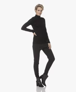 Studio .Ruig Tos Viscose Colshirt - Zwart -Kleding Series Winkel 211123 8ed9b563 a3d5 423d 96ba 5604a2da3edd scaled