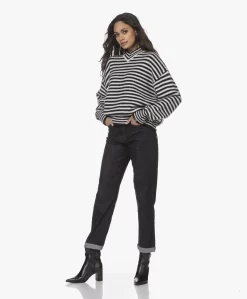 Extreme Cashmere N°205 Him Gestreepte V-Hals Trui - Breton -Kleding Series Winkel 211125 1366a787 712a 4bdd 8287 64cfd2a1e04e scaled