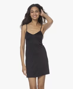 Hanro Satin Deluxe Onderjurk - Zwart -Kleding Series Winkel 211125 1c134bef 04c6 4a05 befe bcc84a0b4740 scaled