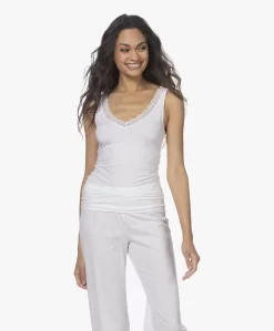 Hanro Cotton Lace V-Hals Top - Wit -Kleding Series Winkel 211125 8bb38a68 1a40 4643 bef2 7b65cd641d85 scaled