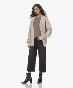 Extreme Cashmere N°203 Desir Cashmeremix V-Hals Spencer - Tree -Kleding Series Winkel 211202 4e1bea82 b14c 4531 9a5d c690e1c6149d scaled