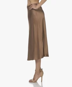 Resort Finest Frivo Satijnen Midi Rok - Camel -Kleding Series Winkel 211207 65b89dad c67a 4e81 a868 2c2afa12ba8a scaled