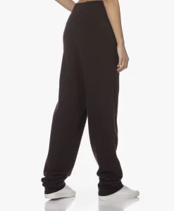 Extreme Cashmere N°207 Journey Gebreide Cashmeremix Broek - Plum -Kleding Series Winkel 211209 2b7c8236 4e4f 4a57 80a6 c87b50f57530 scaled