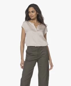 Repeat Zijden Blouse Met Kapmouwen - Beige -Kleding Series Winkel 220106 4fd92f6b c56b 4c43 8151 5eecd0c6341c