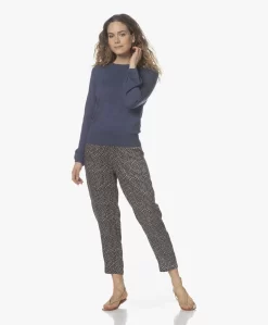 Plein Publique La Levande Viscose Print Broek - Donkerblauw/Beige -Kleding Series Winkel 220216 5f10c034 91e8 47b1 b97c 0d5677215d2c scaled