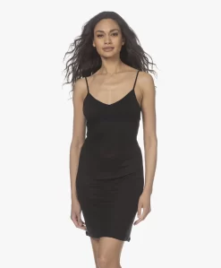 Majestic Filatures Viscose Jersey Onderjurk - Zwart -Kleding Series Winkel 220301 4b1d128d 3e8a 44b5 b4a7 e3dfa3a7f61e scaled