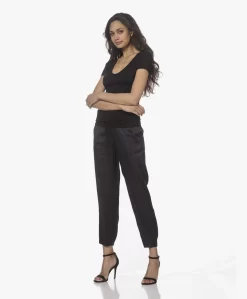 Majestic Filatures Soft Touch V-Hals T-Shirt - Marine -Kleding Series Winkel 220311 73be089f 9e57 48fb b0b7 6e4ba965b5ba scaled