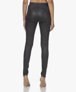 Enes Antwerp Angel Stretch Leren Legging - Navy 16 Enes Antwerp Angel Stretch Leren Legging - Navy -Kleding Series Winkel 220630 5020b1d4 7815 4d4e 9b56 eb30362ae102 scaled