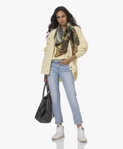 Vanessa Bruno SuèdeRiem - Lichtgrijsblauw -Kleding Series Winkel 220706 5ffaa891 8db7 47d3 9ac8 ca3070f4a5d2 scaled