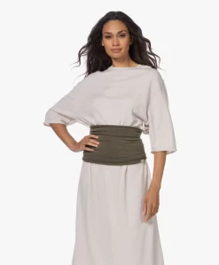 Extreme Cashmere N°180 Multifunctioneel Accessoire - Laurier -Kleding Series Winkel 220727 245998e0 39d2 40c1 a2c0 035e1687c234 scaled