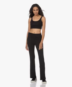 Skin Clio Jersey Crop Top - Zwart -Kleding Series Winkel 220802 c9d08c70 d84f 4711 8a9d eebc86d30644 scaled